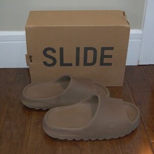 Adidas Yeezy Slide size 8.5